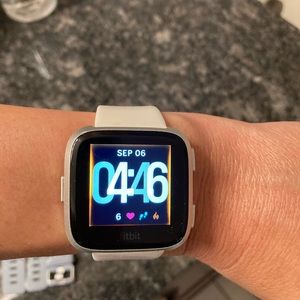 Fitbit Versa- Silver